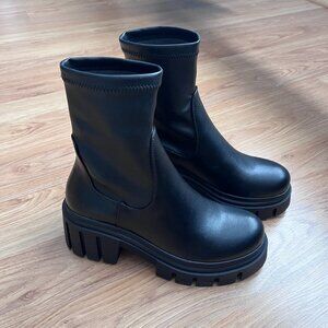 Steve Madden NEW Boomba Black Chunky Lug Sole Platform Ankle Boots 7.5 Booties